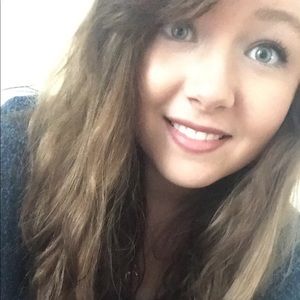 Meet your Posher, Caitlyn